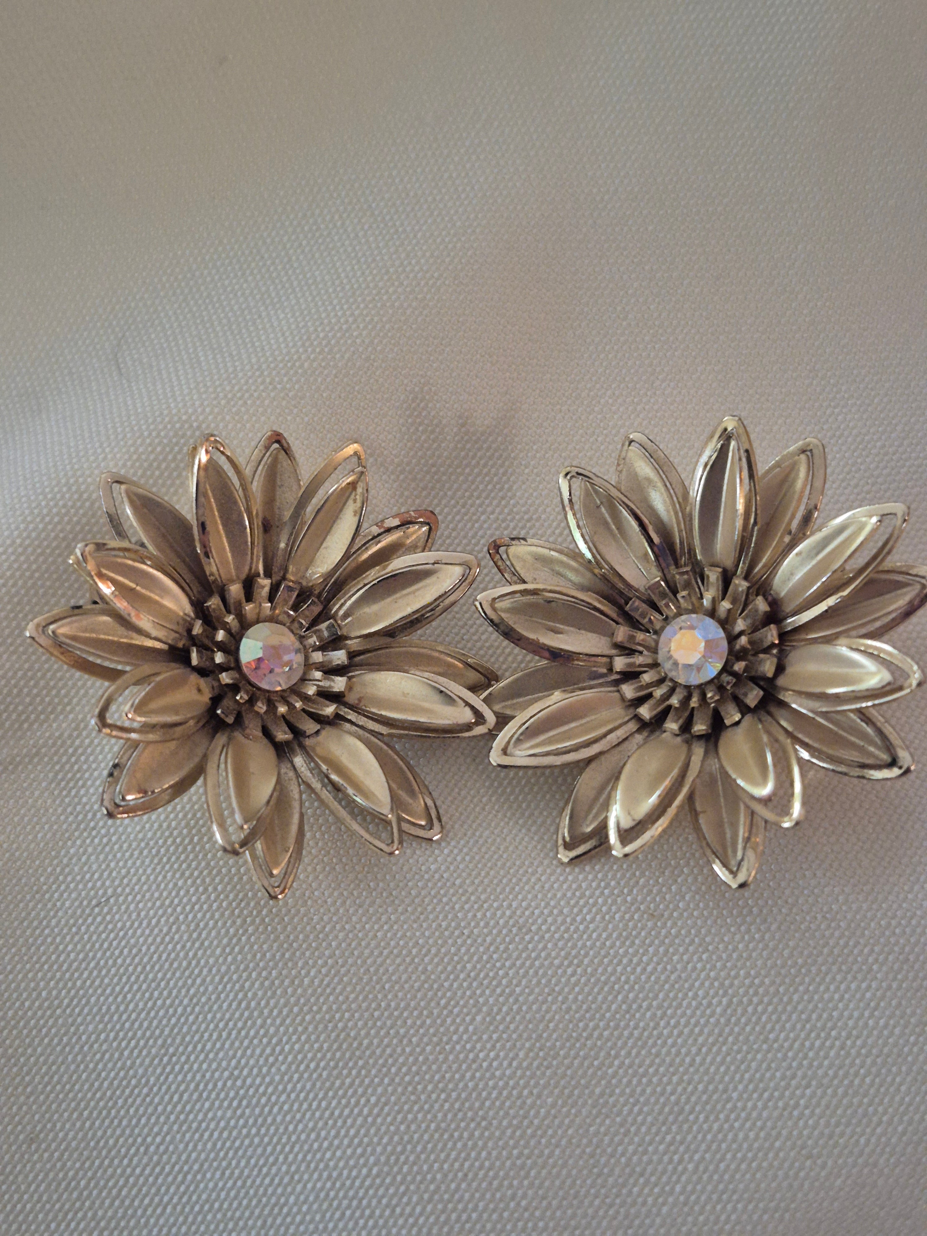 Gold-tone flower clip-on earrings