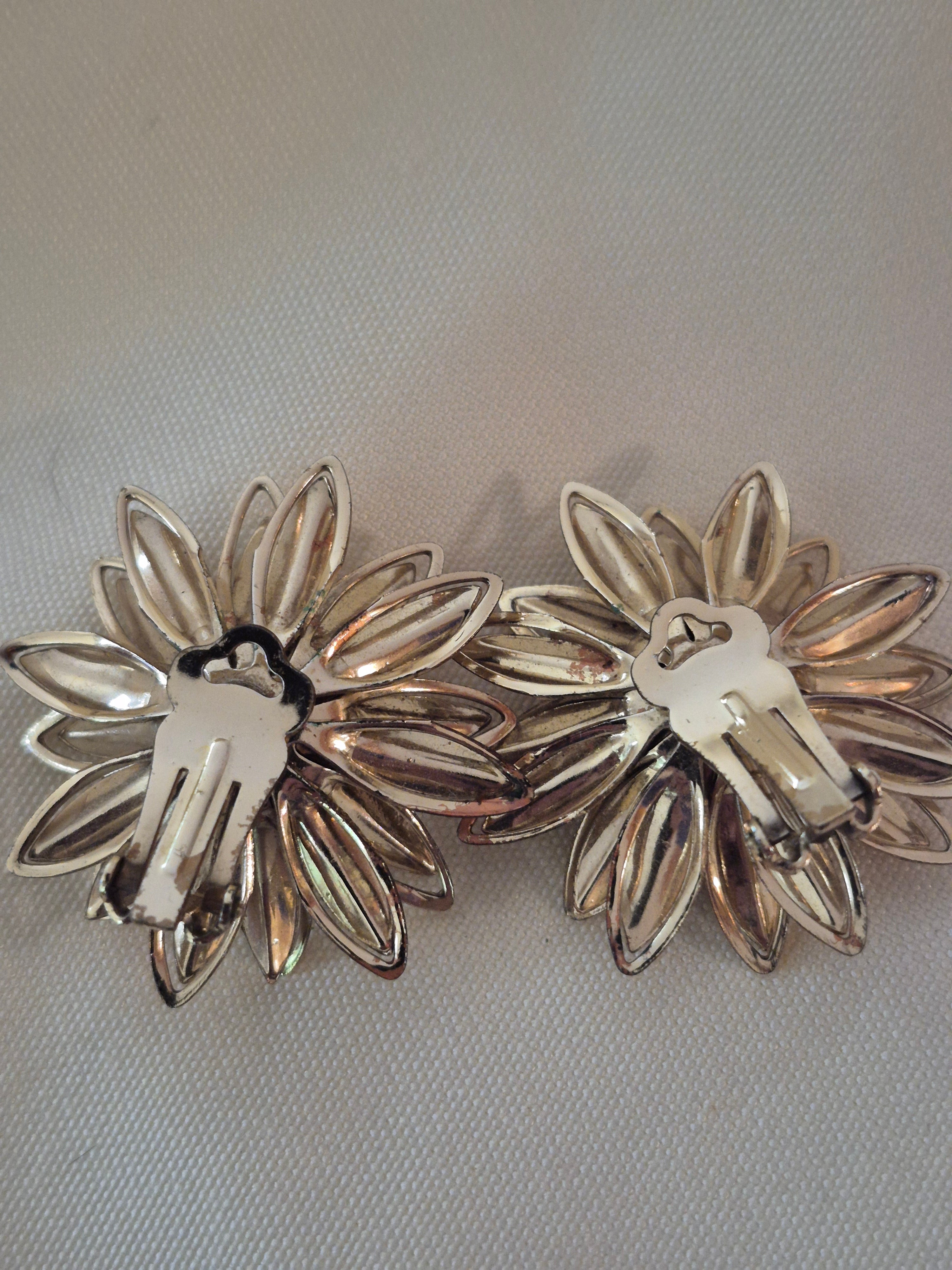 Gold-tone flower clip-on earrings