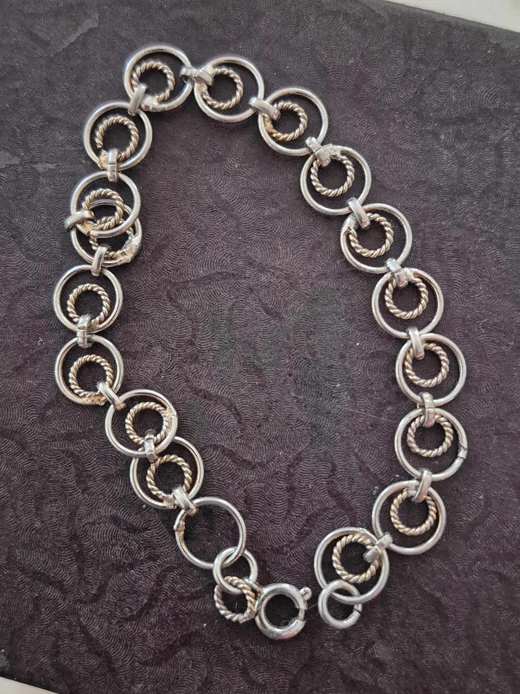 Metal bracelet
