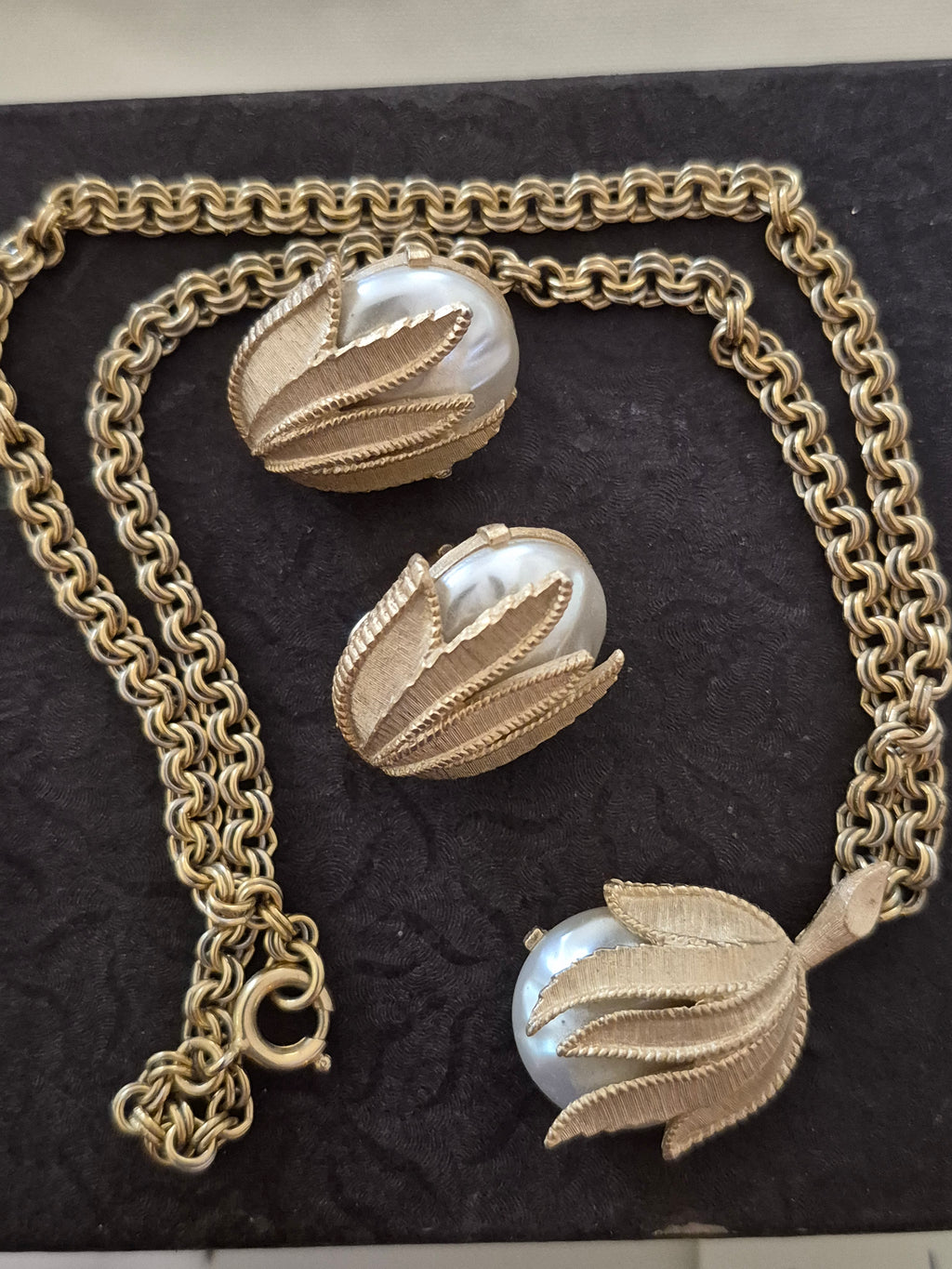 Sarah Coventry "Hidden Pearl" set.