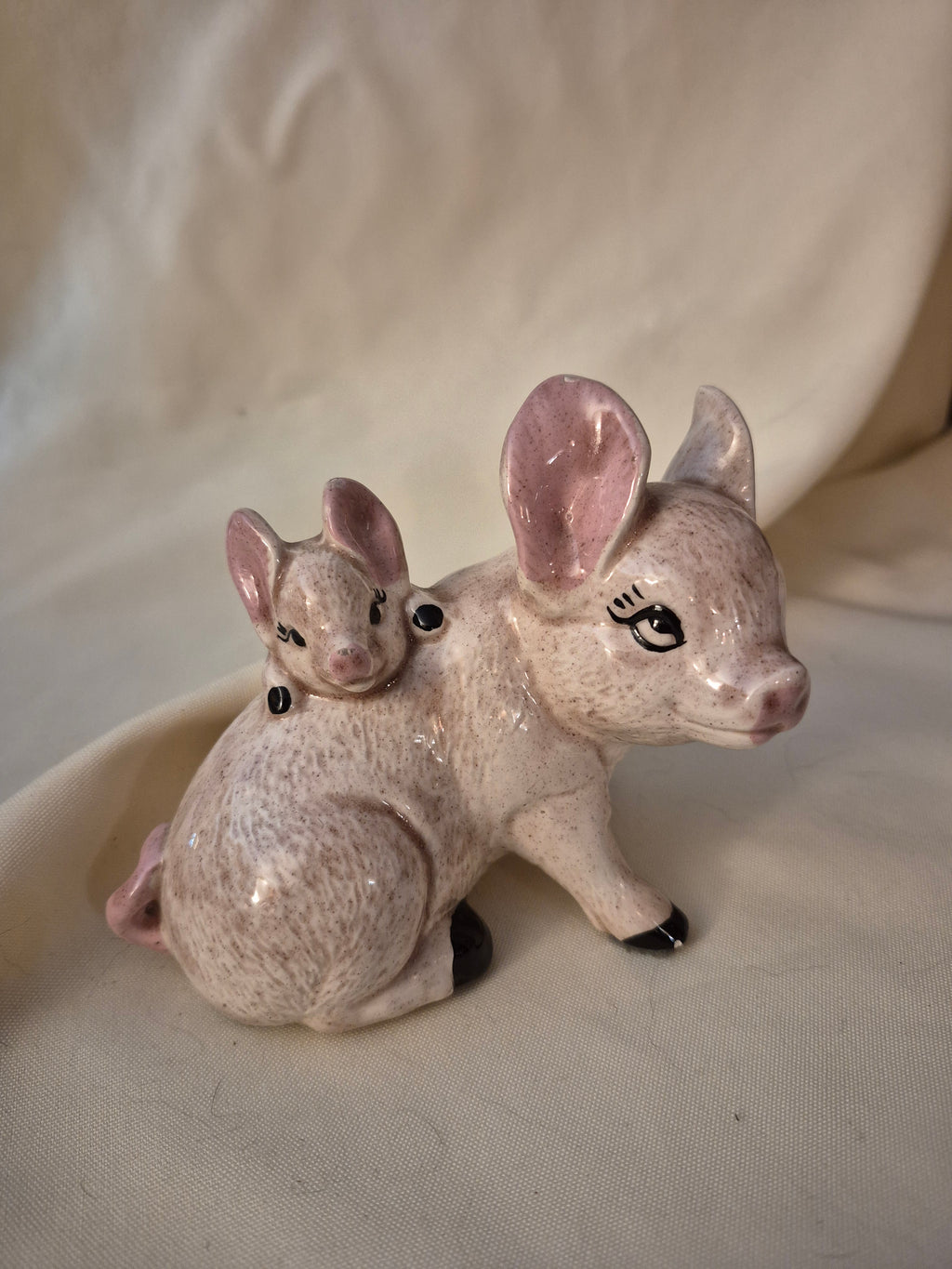 Mom and Baby pig figurine.