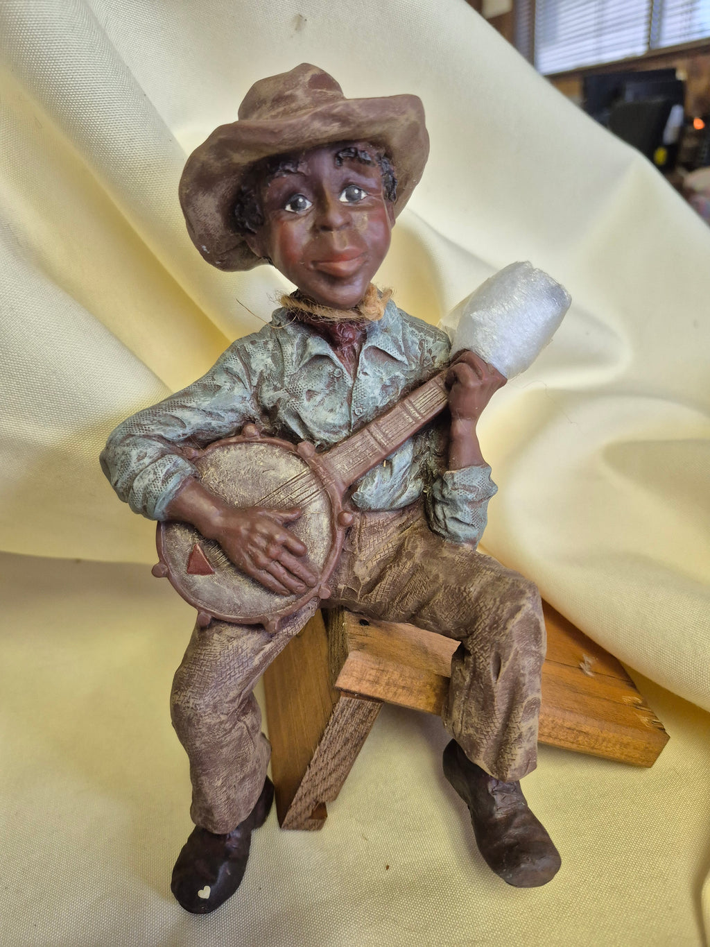 Sarah's Attic figurine