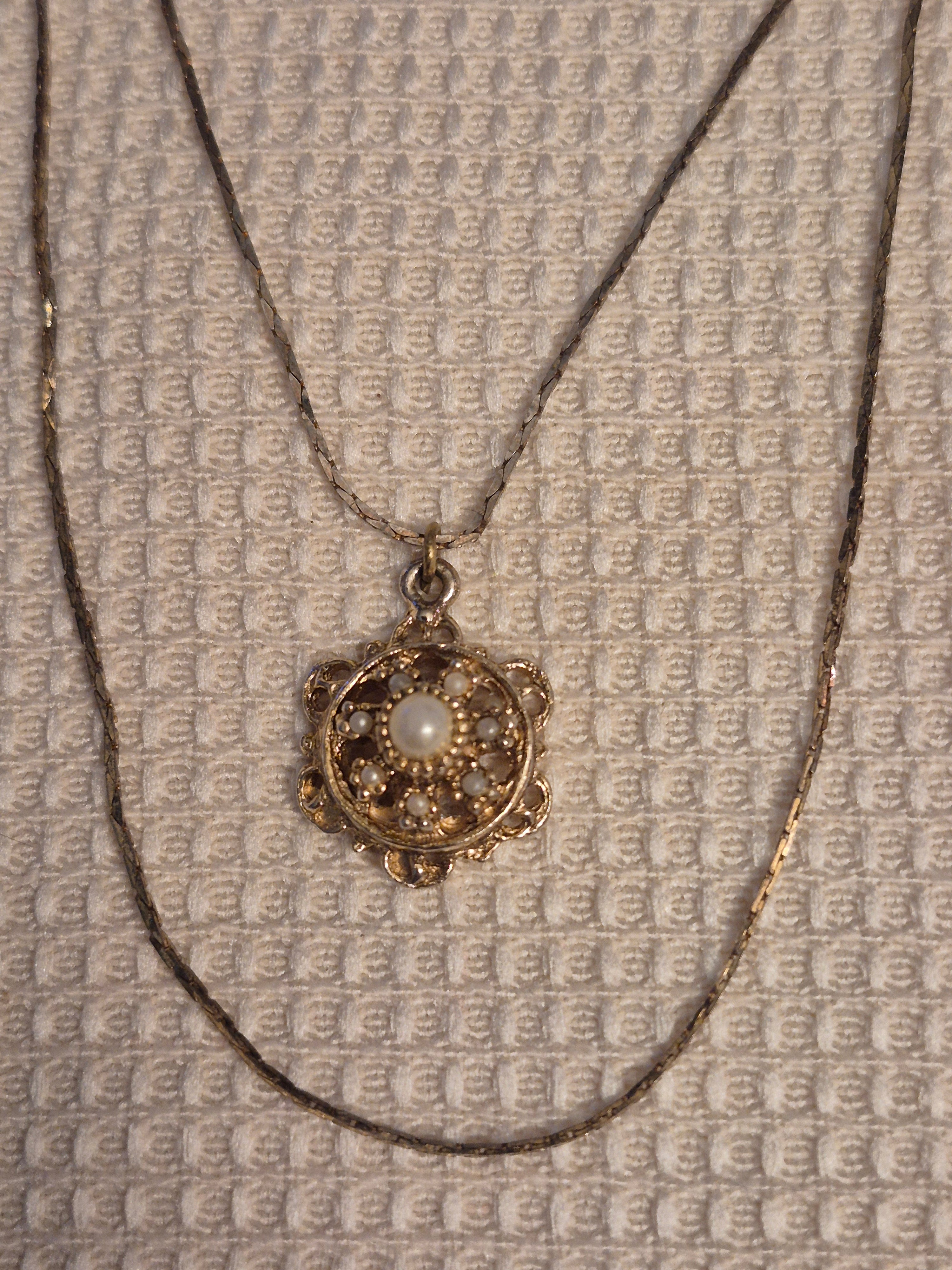 Gold-tone adjustable necklace